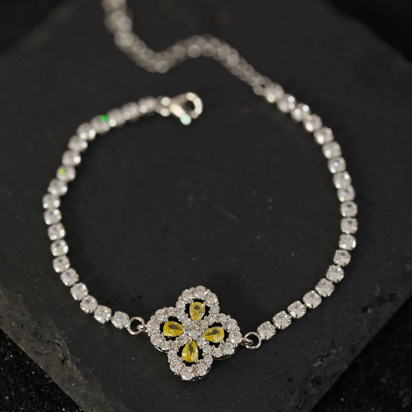 Minority Full Diamond Snowflake Hand Cold Bracelets