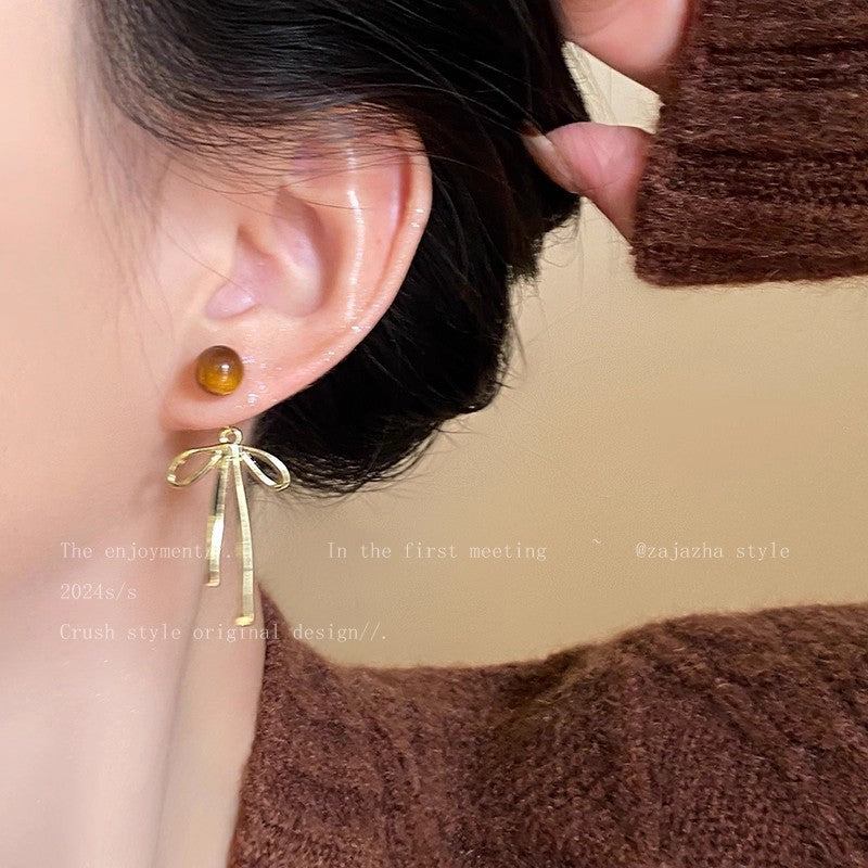 Women's Retro Coffee Color Style Light Luxury Temperament High Sense Stud Earrings