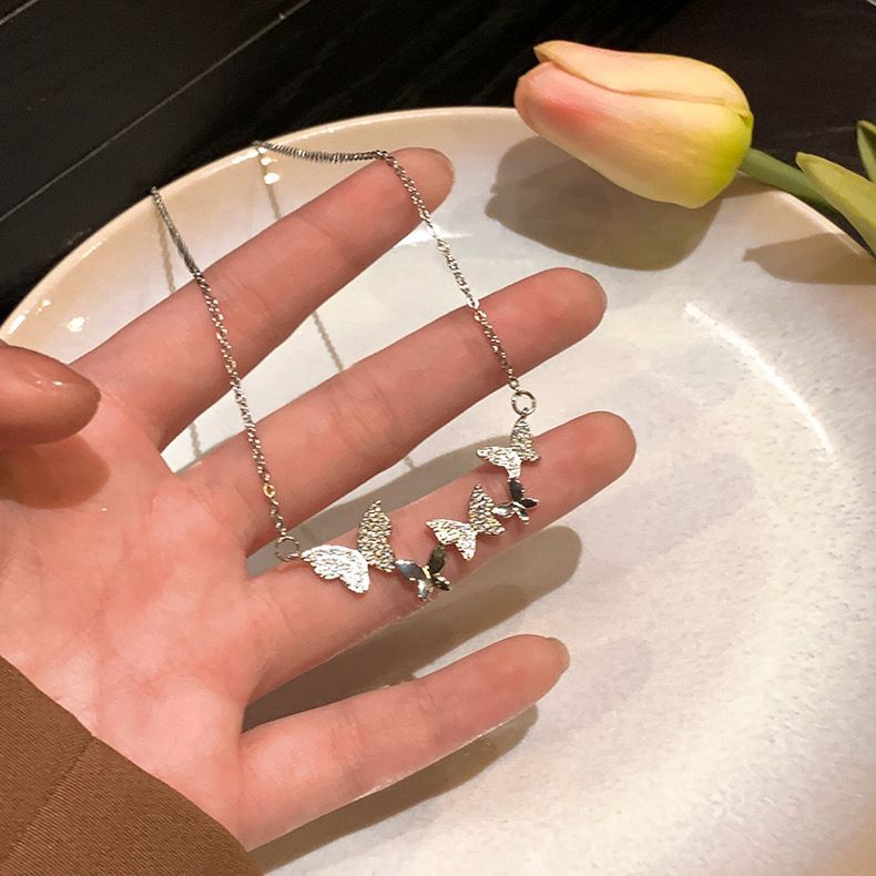 Women's Exquisite Butterfly Fashion Sweet Style Advanced Design Sense Clavicle Necklace