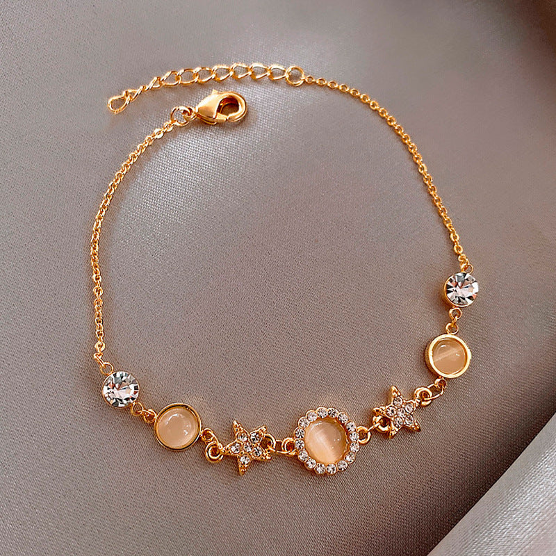 Vintage Pearl Female Style Design Simple Cold Bracelet