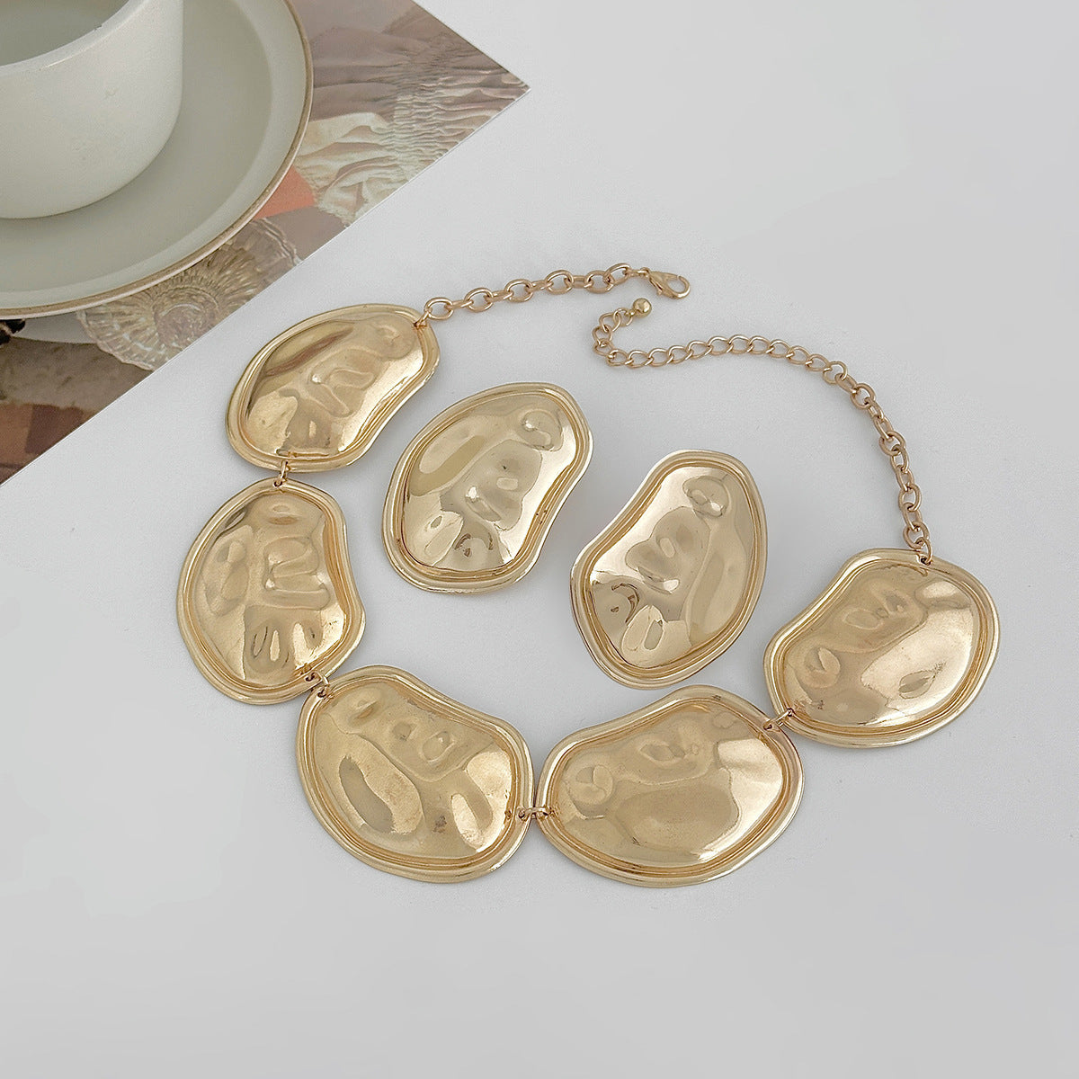 Women's Luxury Irregular Glossy Metal Sheet Fashionable Simple Necklace