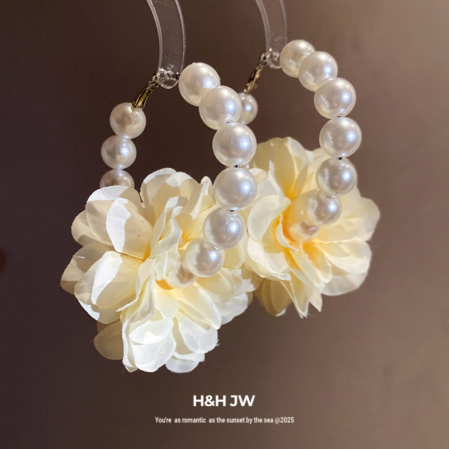 Women's Fabric Flowers Ear French Style Retro Exquisite Trendy Light Luxury Stud Earrings