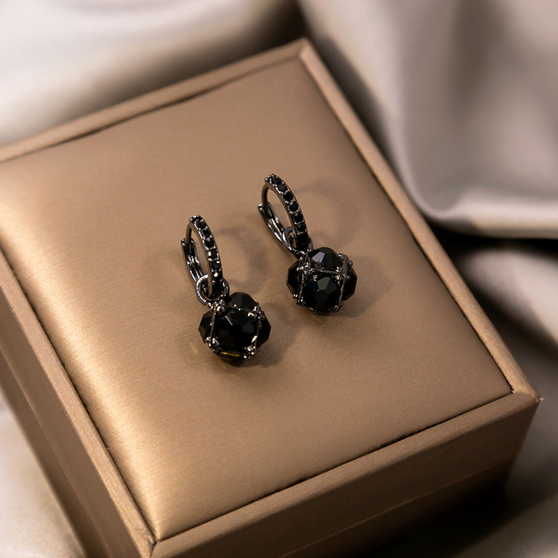 Retro Square Black Crystal Ear Clip High-grade Light Luxury Geometric Rings