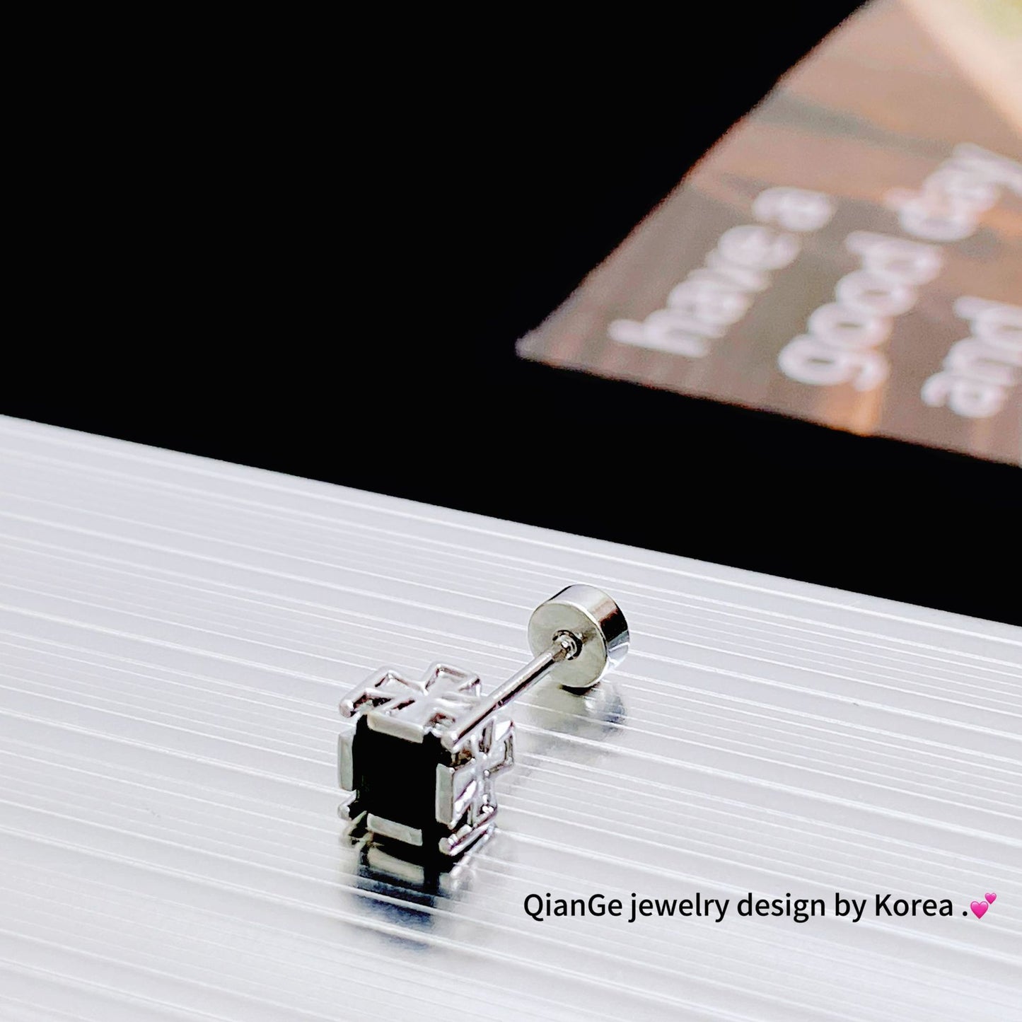 Unisex Style Personalized Hip Hop Pattern Single Ear Bone Screw Stud Earrings