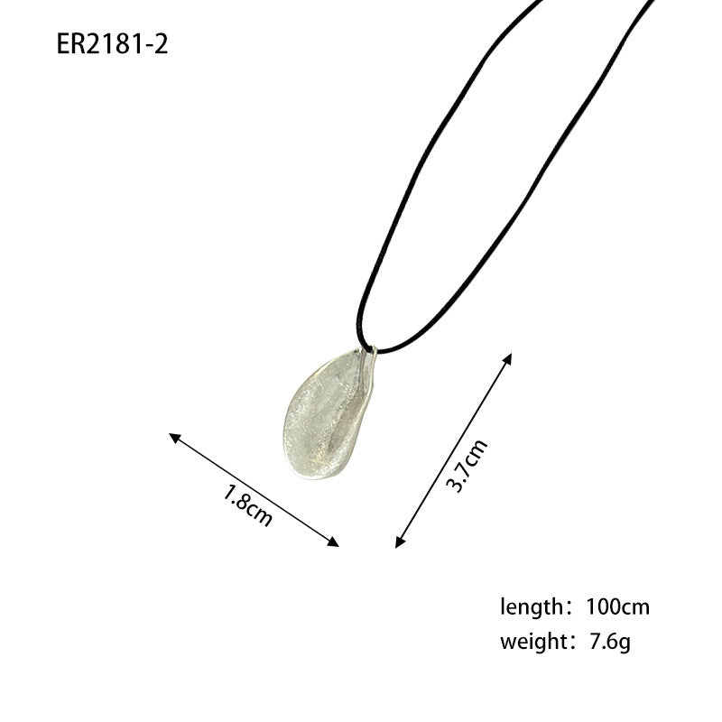 Women's Fashionable Simple Mori Style Retro Irregular Matte Necklaces