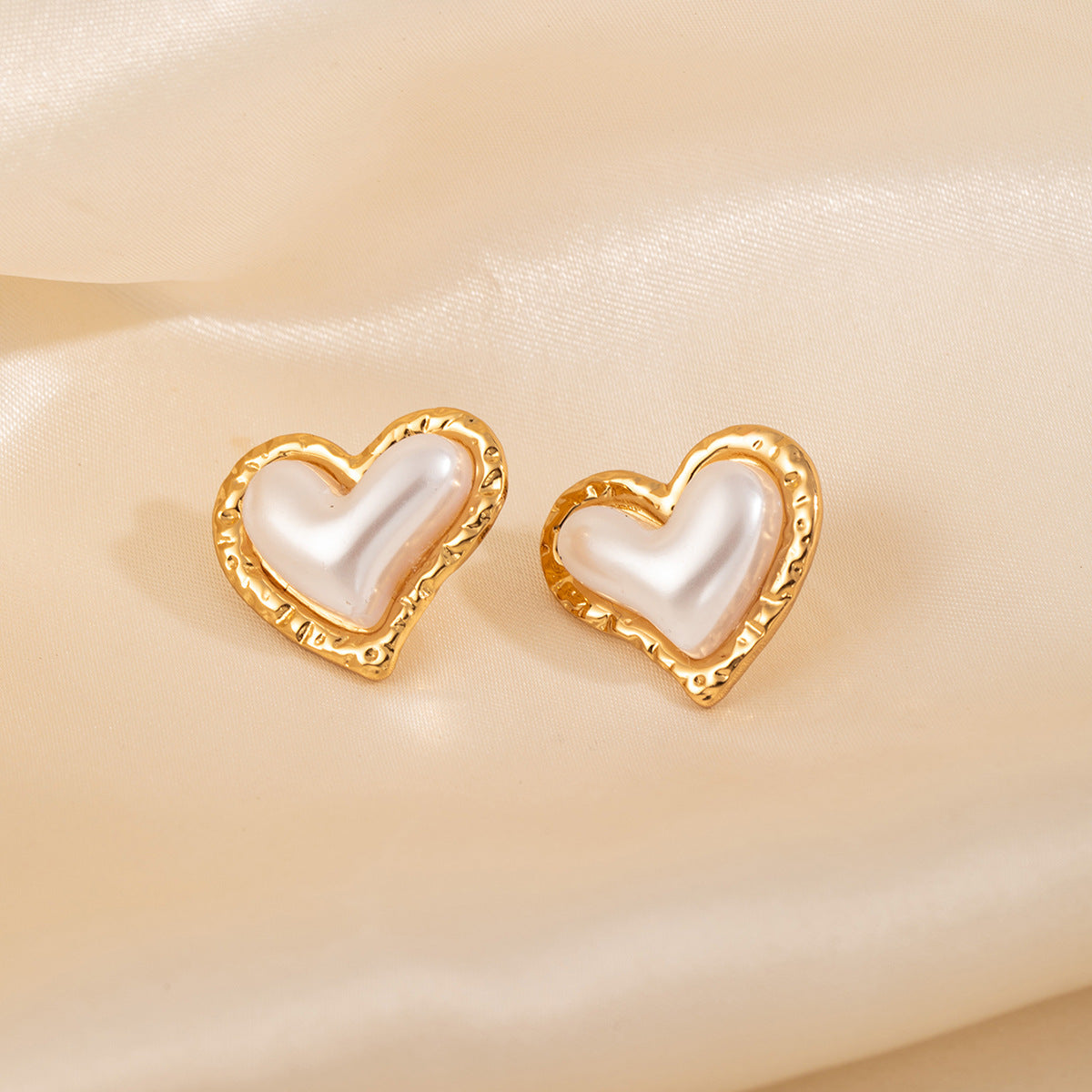 Steel Flower Heart Pearl Female Light Luxury Minority Water Stud Earrings