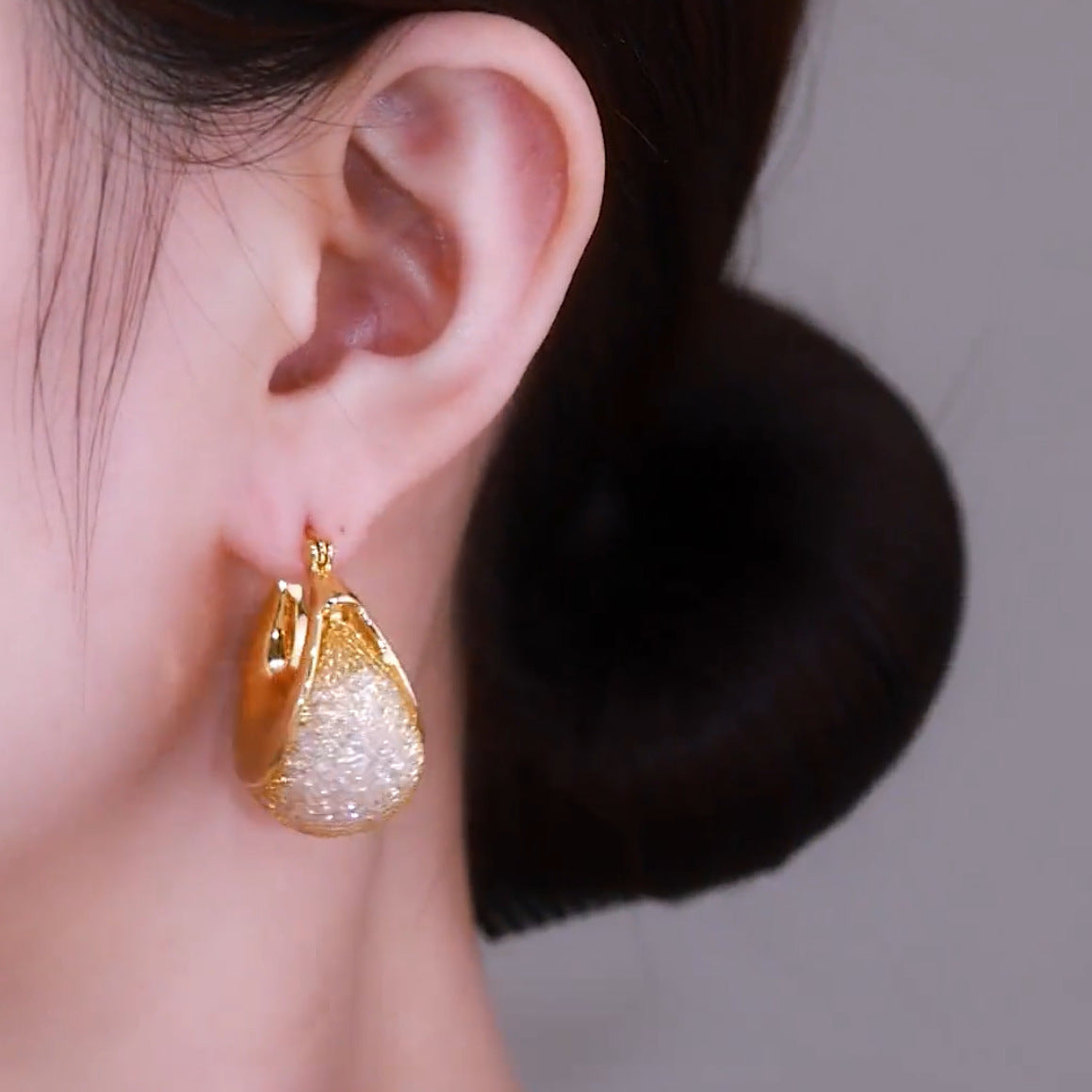 Women's Personality Mesh Zircon Hoop Elegant Fashionable Light Luxury High-grade Earrings