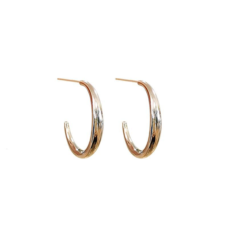 Women's Design Retro Shaped Glossy Light Luxury Cold Style Earrings