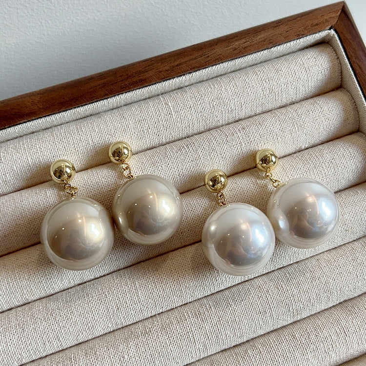 Women's Luxury Big Pearl Elegant Graceful High-grade Design Earrings