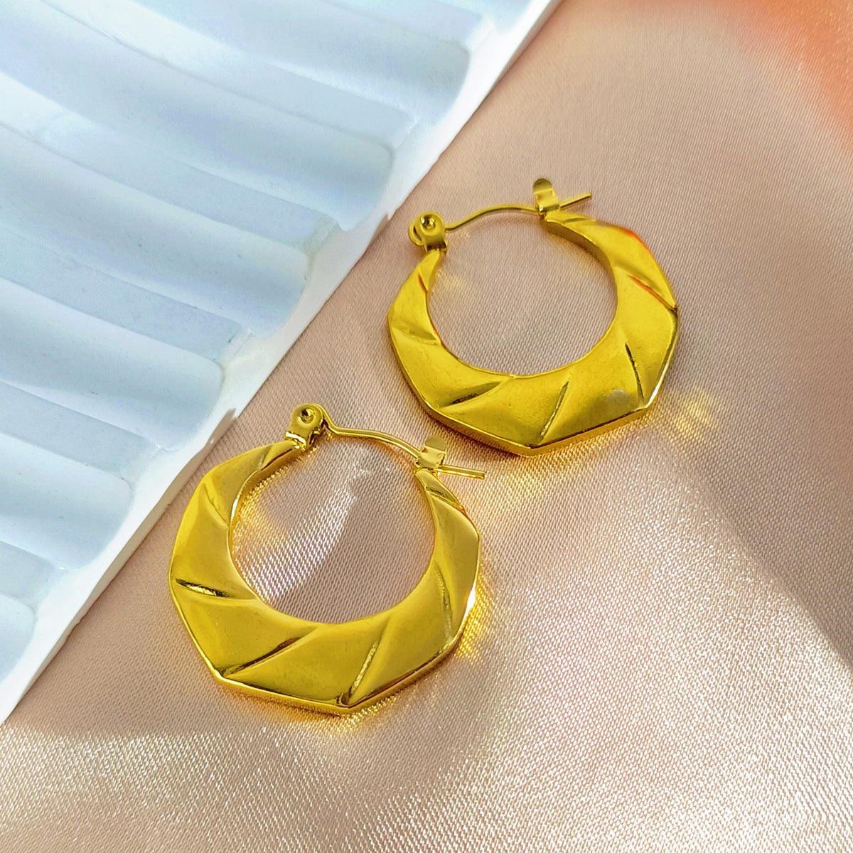 High-grade Light Luxury Ear Clip Electroplated Earrings