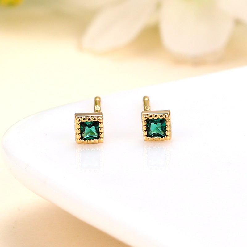 Women's Classic Style Simple Heart-shaped Elegance Retro Five-pointed Earrings