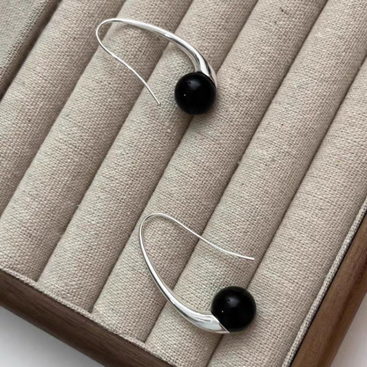 Women's Retro Simple Light Luxury High-grade Niche Temperament Wild Water Stud Earrings