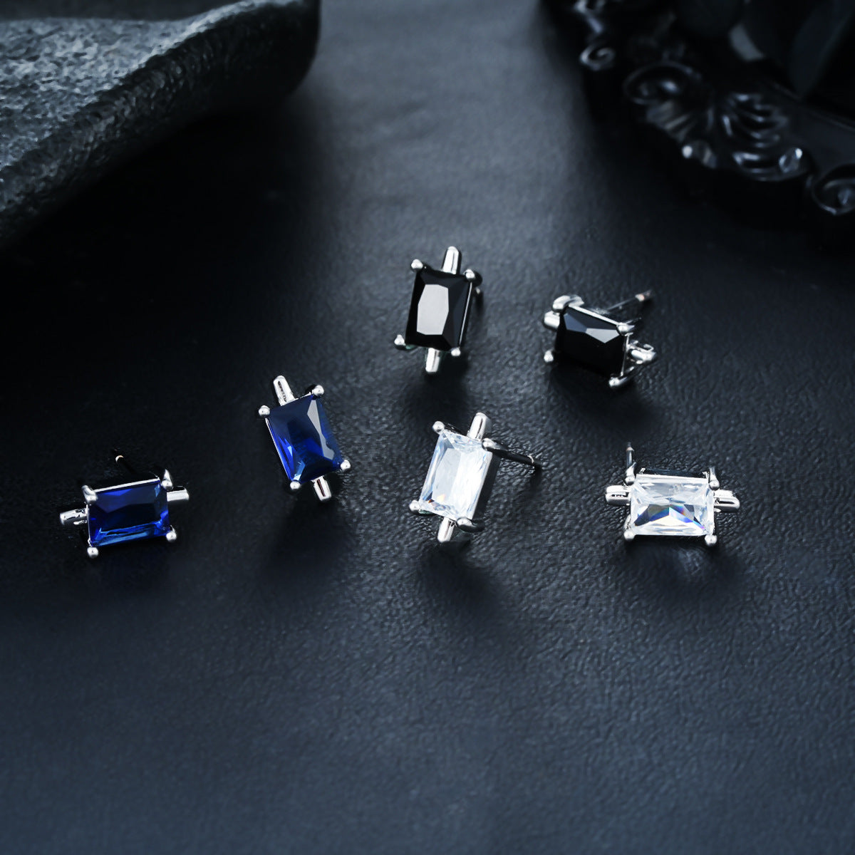 Women's & Men's Inlaid Zircon Fashion Trend Minority Light Luxury Stud Earrings