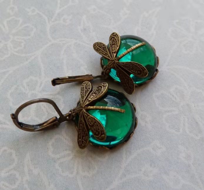 Women's Retro Compact Dragonfly Pattern Moonstone Rings