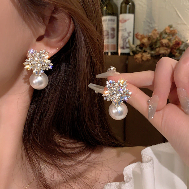Needle Light Luxury Minority Refined Zircon Snowflake Temperamental Earrings