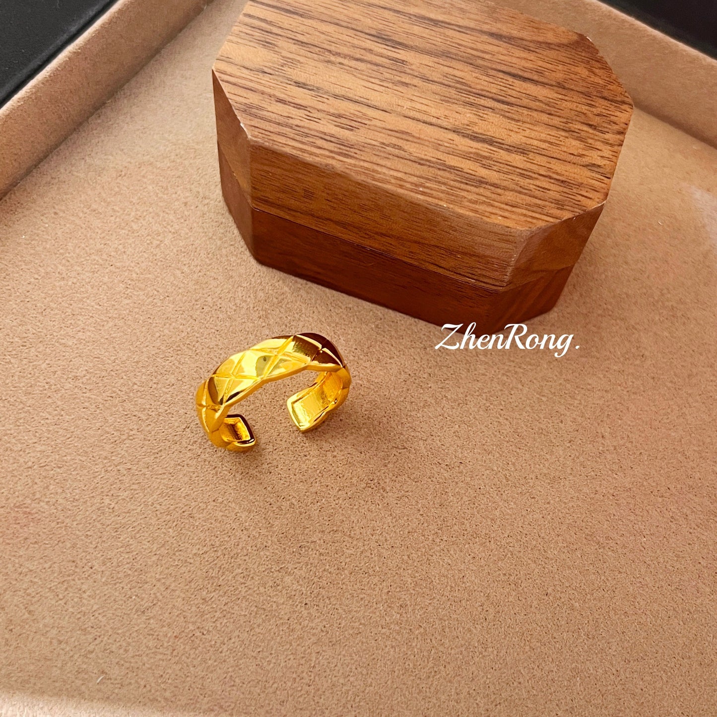 Classic Style Diamond Plaid Stacked Light Luxury Simplicity Wide Ring