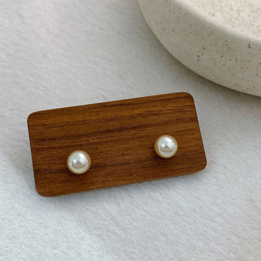 Women's French Glass Pearl Perfect Circle Strong Light For Trendy Luxury Stud Earrings