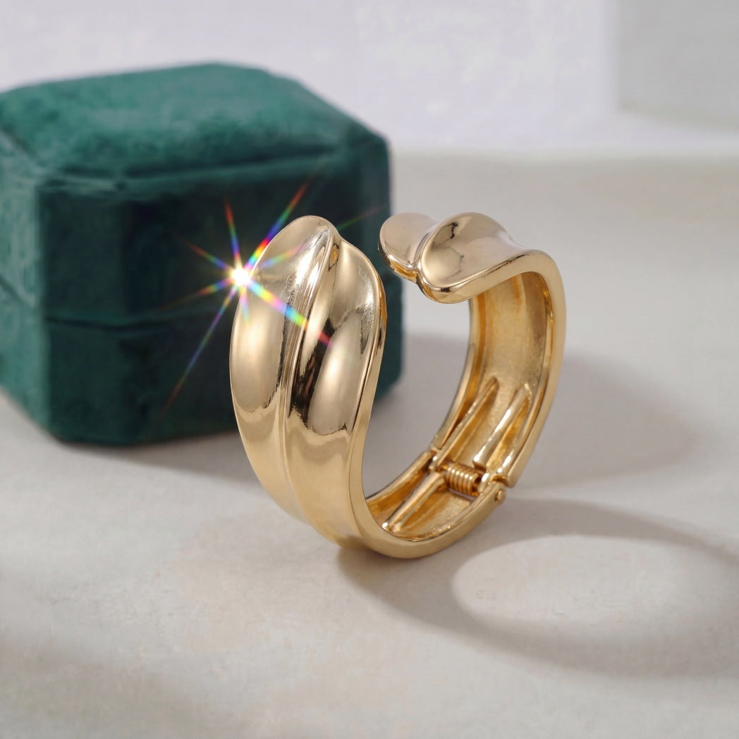 Women's Fashion Luxury Elegant Vacuum Plating Light Bracelet