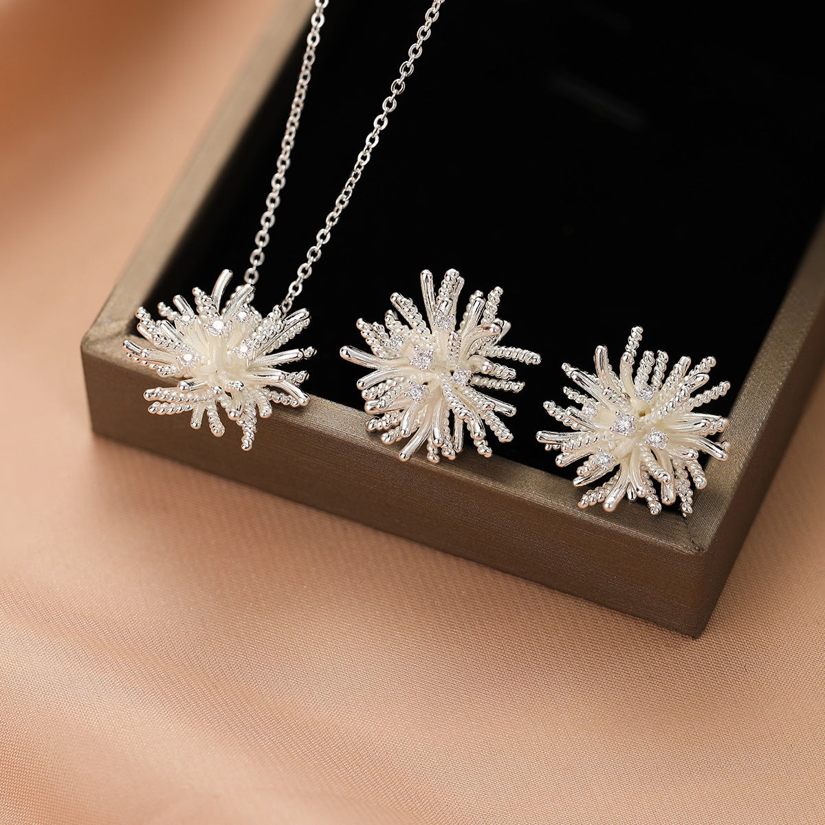 Glamorous Comfortable Two-piece Affordable Luxury Fashion Jewelry Set