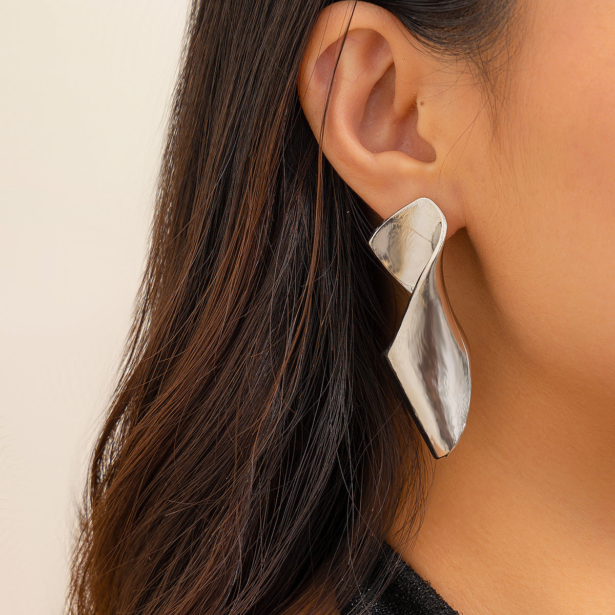 Women's Style Exaggerated Irregular Ear Punk Metal Fold Water Stud Earrings