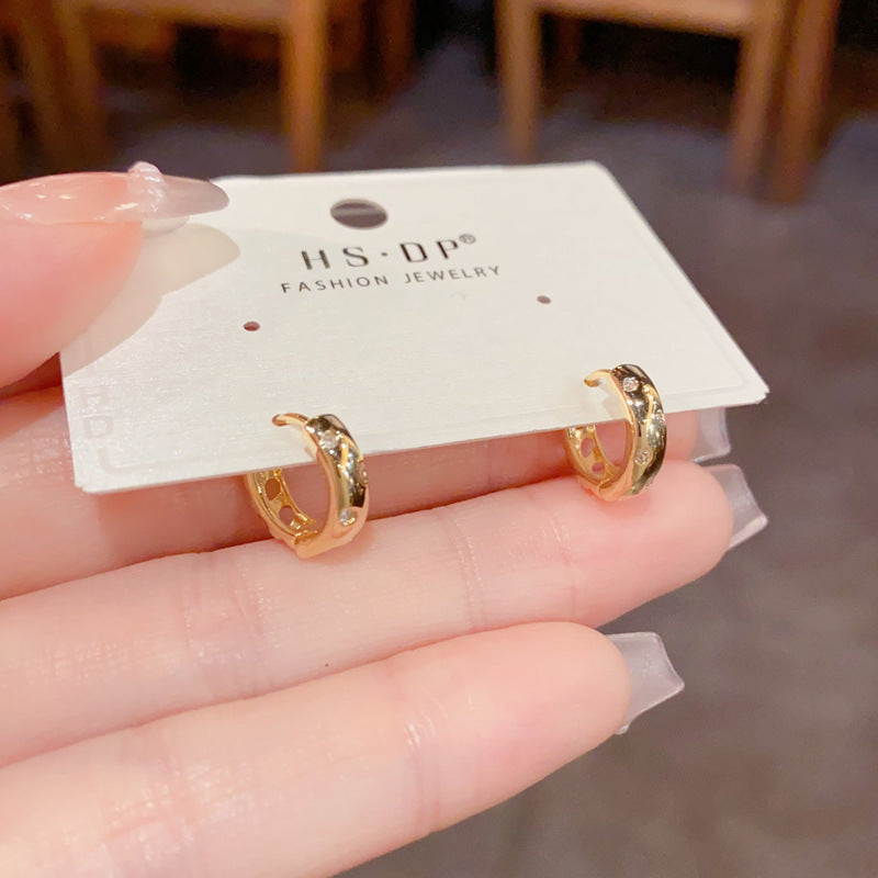 Fashion Simple Metal Circle Clip Female Niche Temperament Unique Design Ear Buckle
