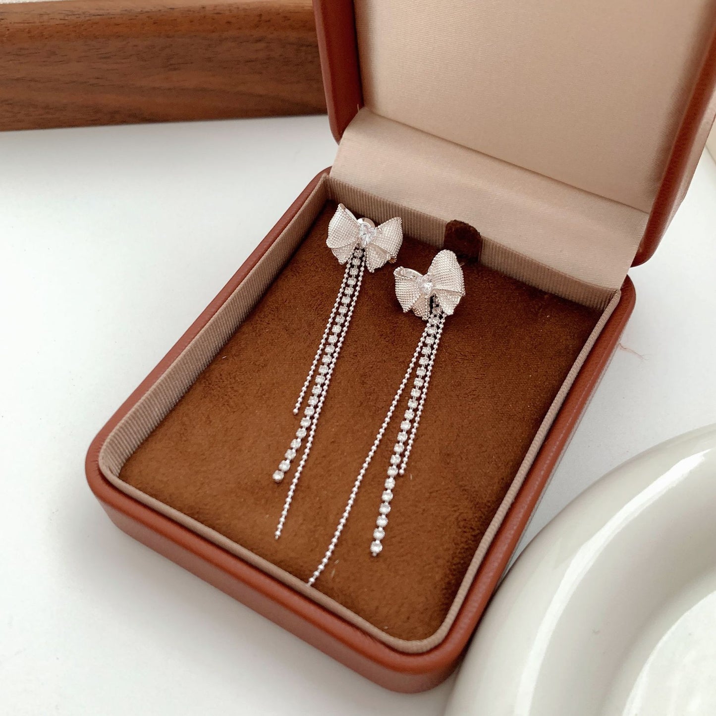 Women's Tassel Light Luxury High-grade Temperament Unique Beautiful Earrings
