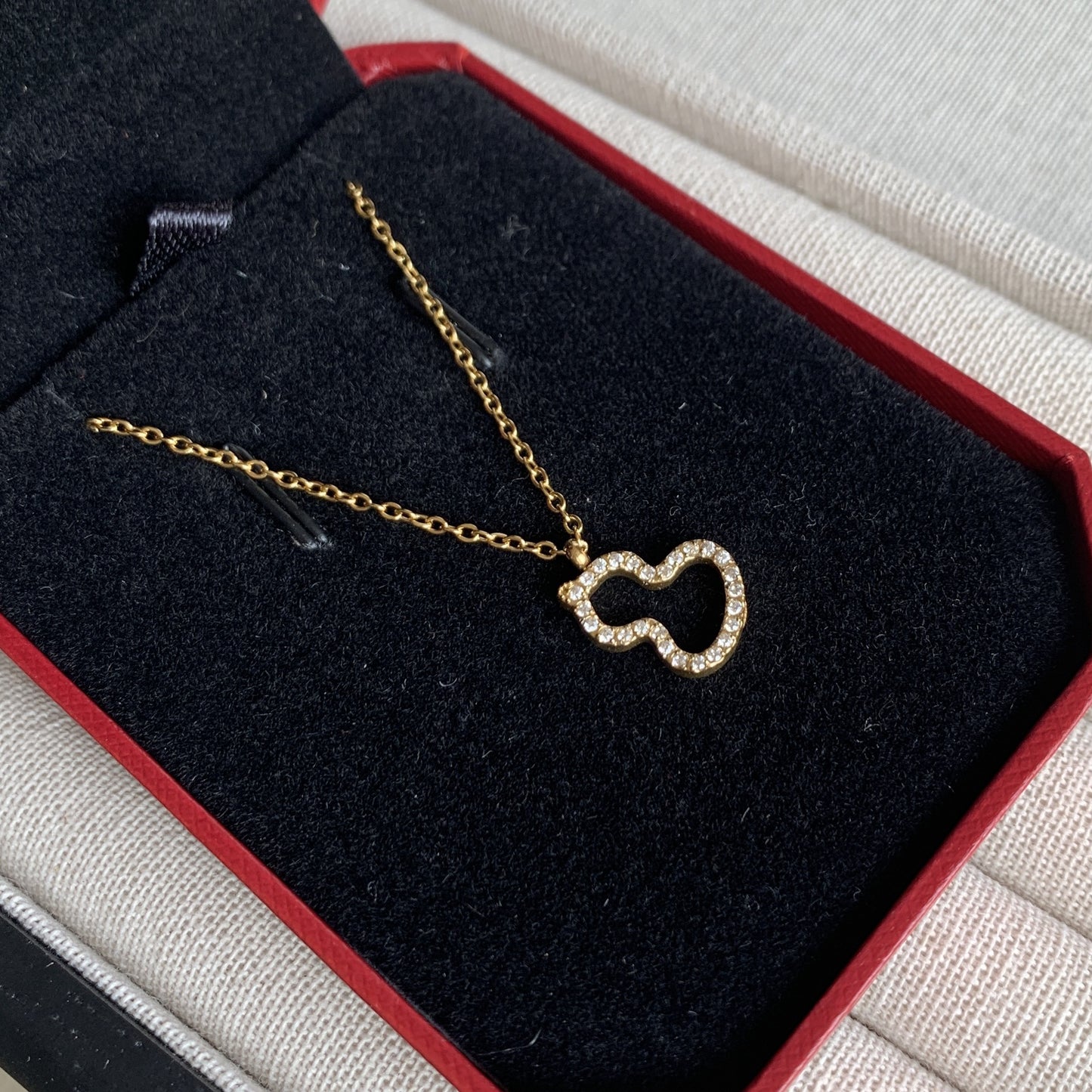 Diamond Studded Hollow Gourd Gold-plated Full Necklace