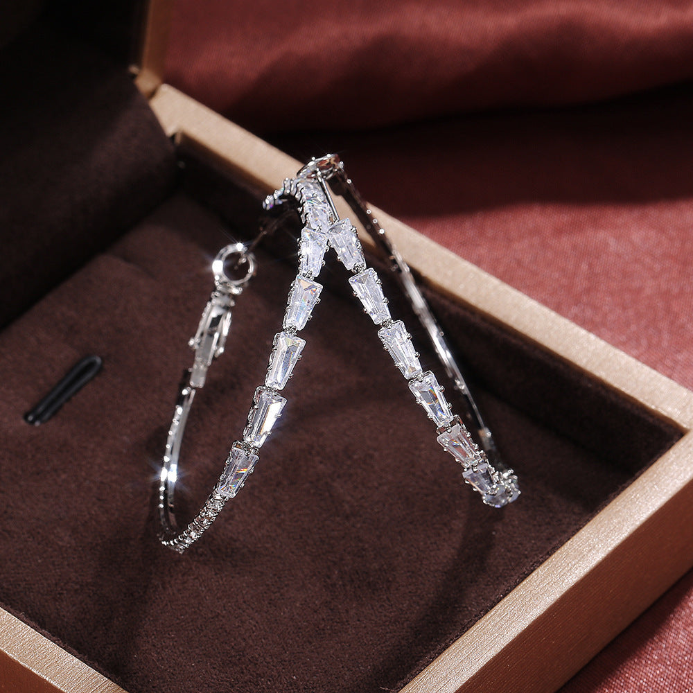 Women's Special Offer Eye-catching Fashion Simple Zircon Earrings