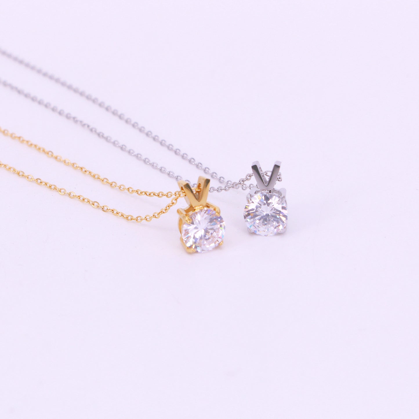 Entry Lux V Single Diamond Clavicle Chain Necklace