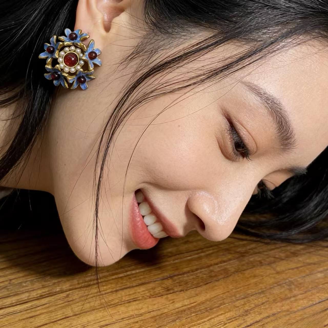 Women's Affordable Luxury Enamel High-grade Exquisite Design Earrings
