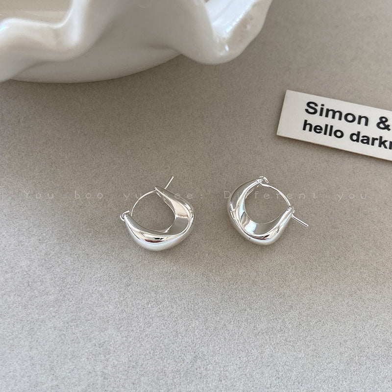 Women's Simple Ear Clip French Retro Metal Fashion Glossy Stud Earrings