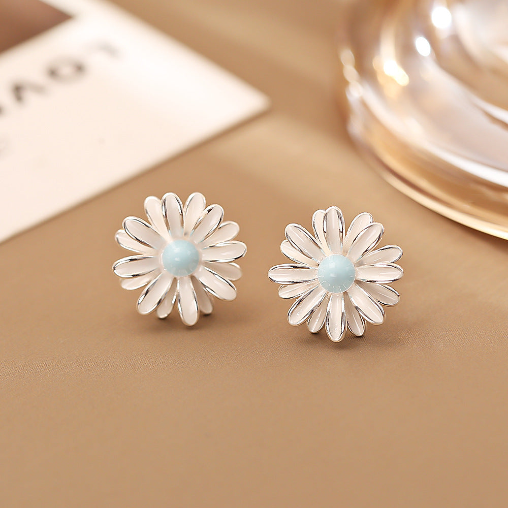 Sweet Fresh Little Daisy Ear Color Dopamine Fashionable Rings