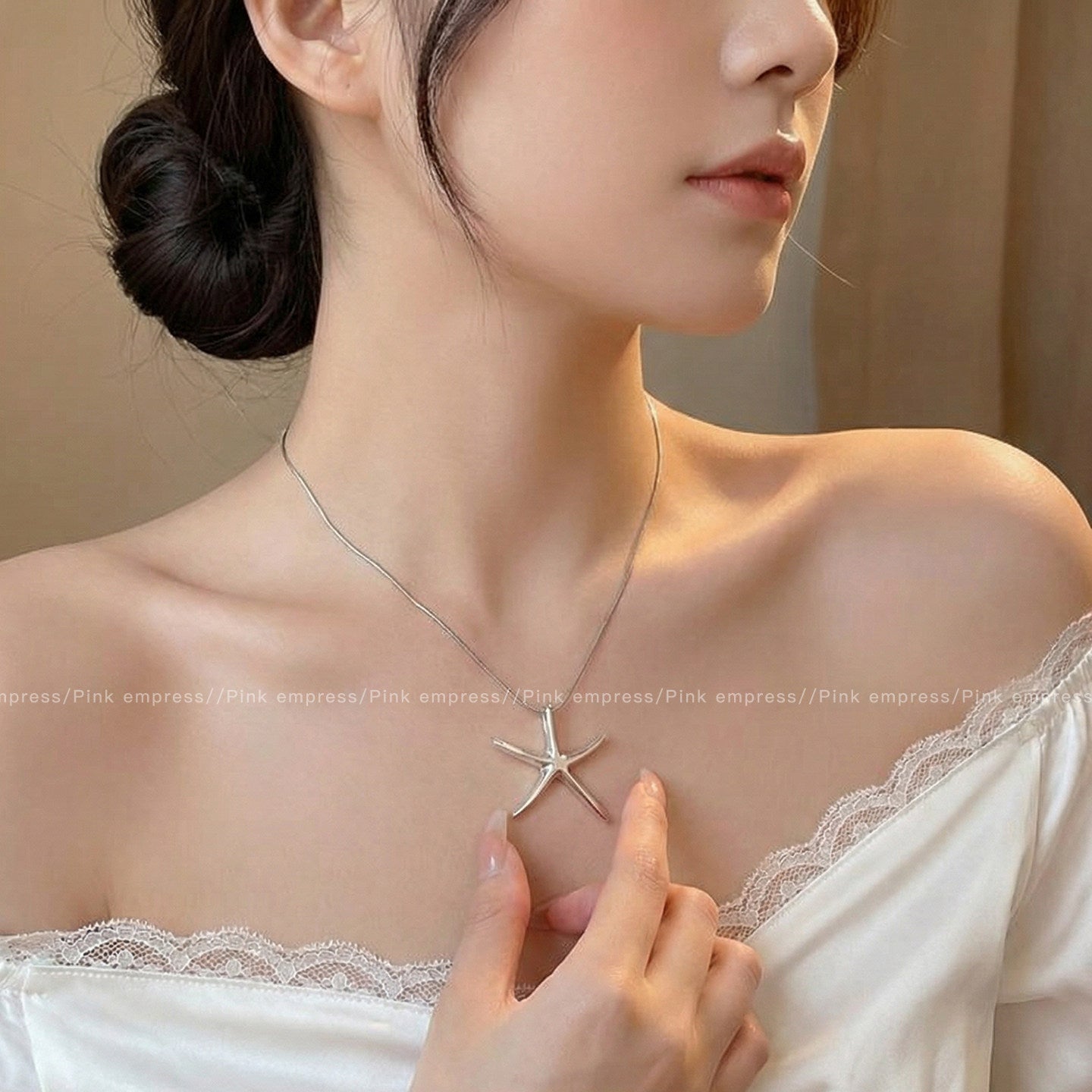 Women's Delicate Heart Light Luxury Graceful Fashionable Butterfly Clavicle Necklace