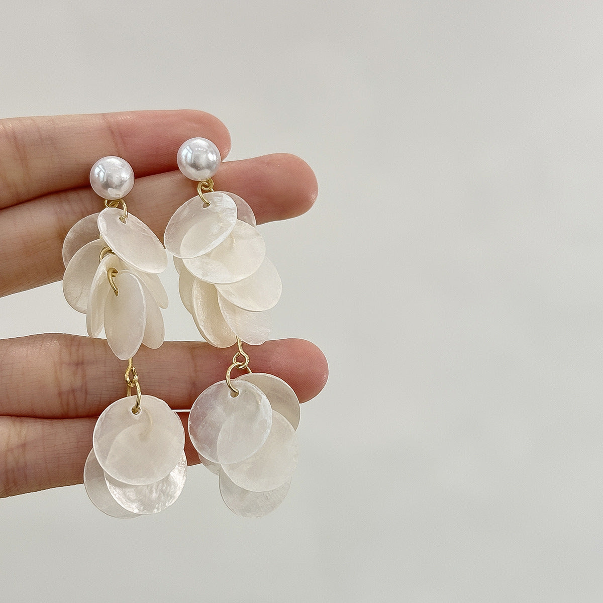 Long Tassel Shell Four-leaf Flower Exaggerated Rings
