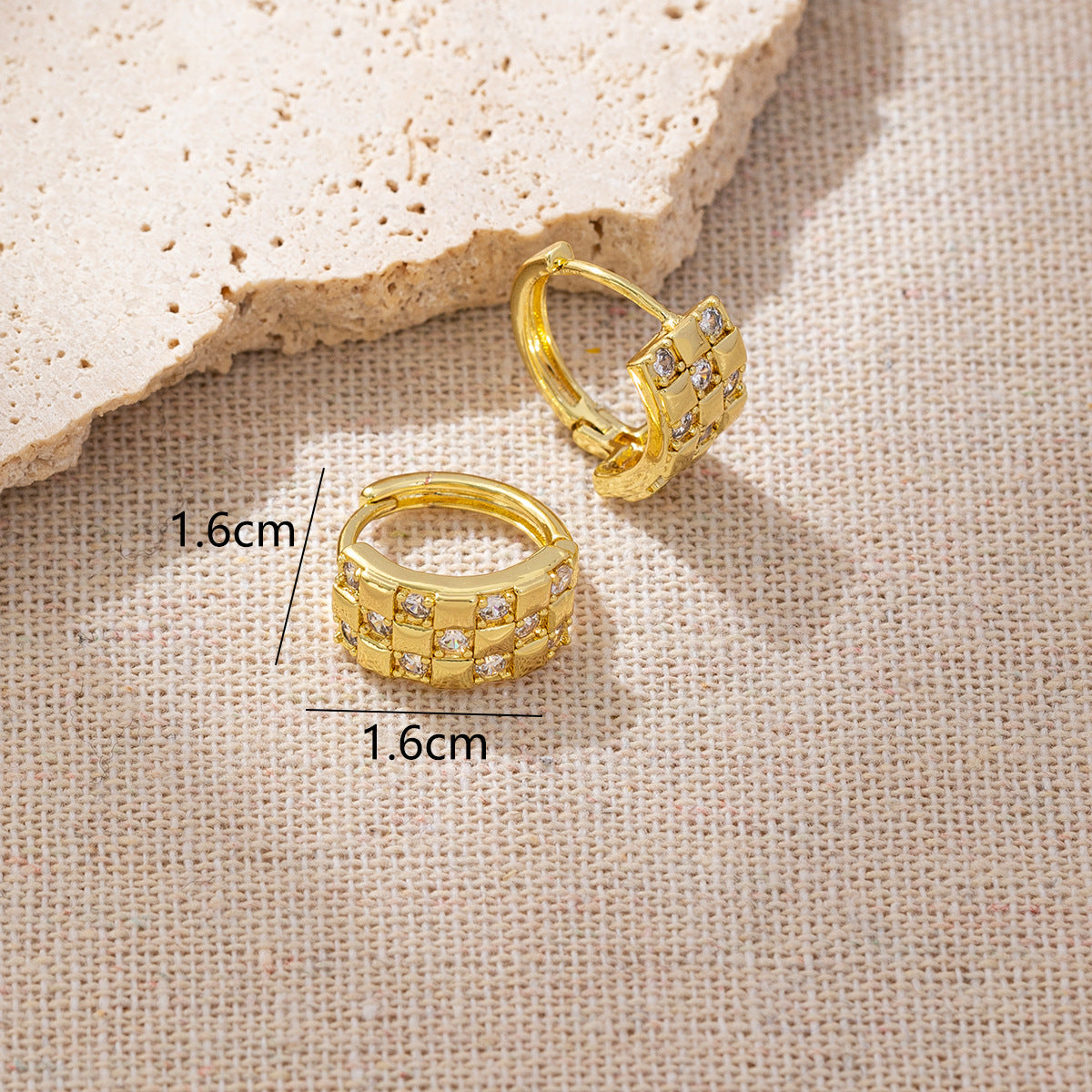 Classic Style Gold-plated Clover Clip High-grade Zircon Ear Buckle