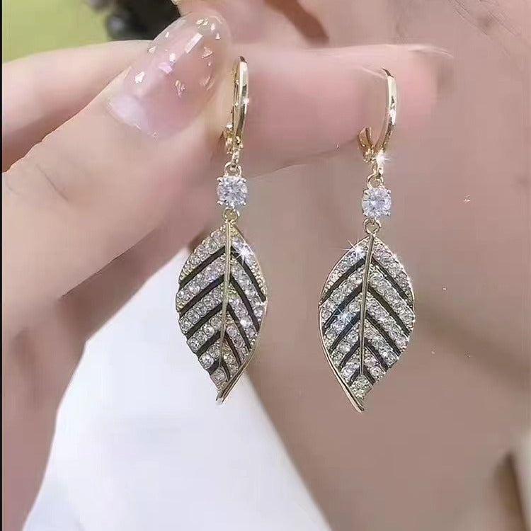 Full Diamond Leaf Trendy Clip Fashionable Ear Buckle