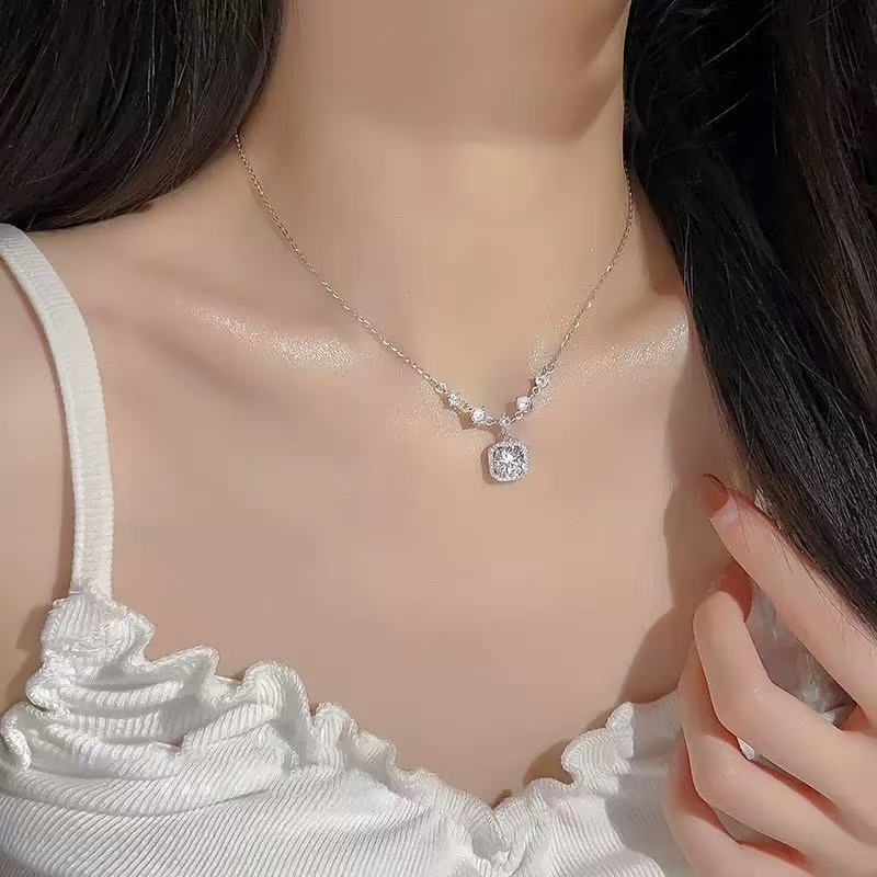 Women's Pearl Broken Sier For Summer Light Luxury Minority Sense Temperament Necklace