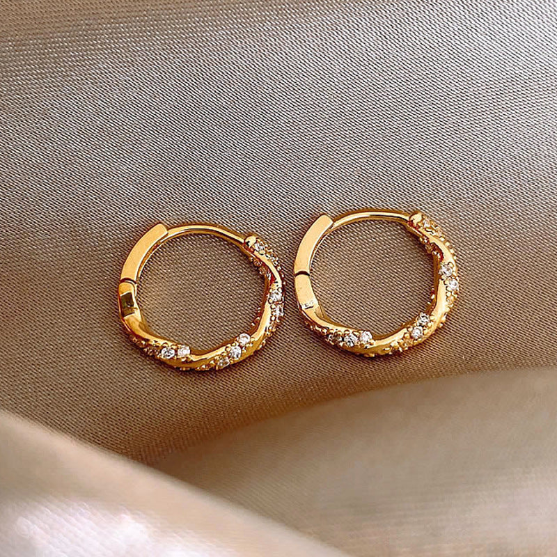 Minority Simple Personality Mobius Strip High Sense Temperament Clip Ear Buckle