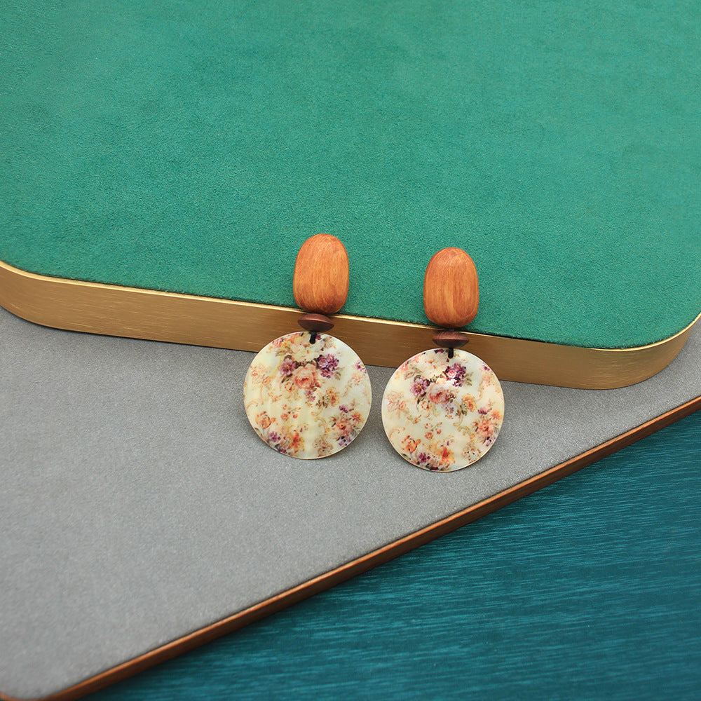 Women's Shell White Lip Texture Printing Design Affordable Luxury Fashion Commuter Stud Earrings