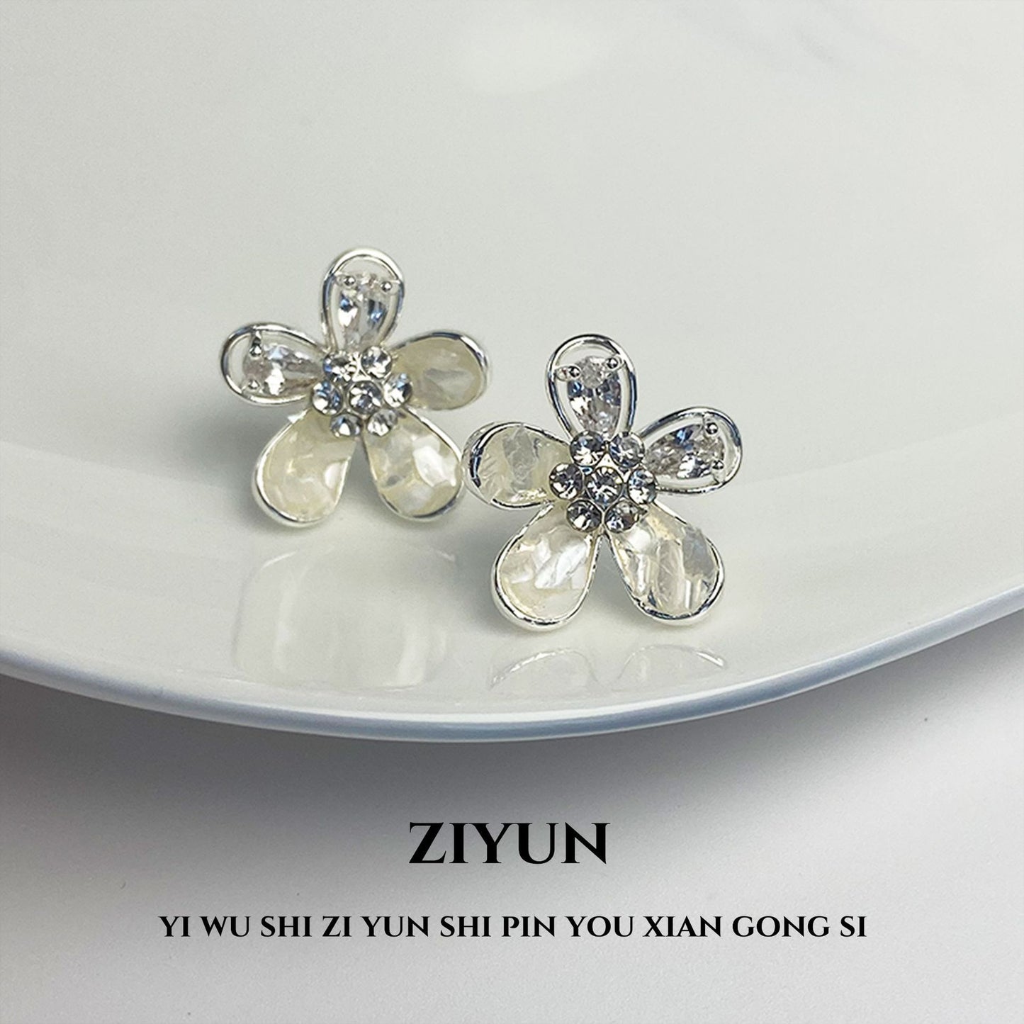 High-grade Elegant French Retro Flower Special Interest Light Luxury Gentle Rings