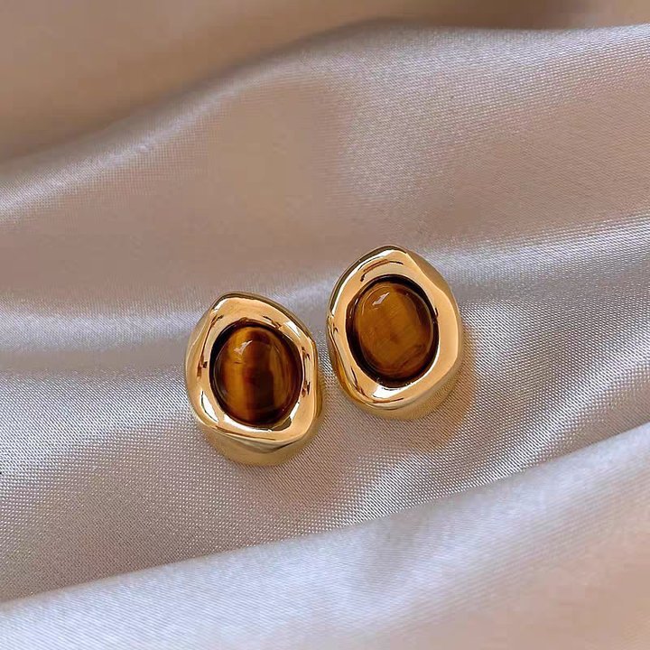 Charming Women's Bow Pearl Light Luxury Earrings