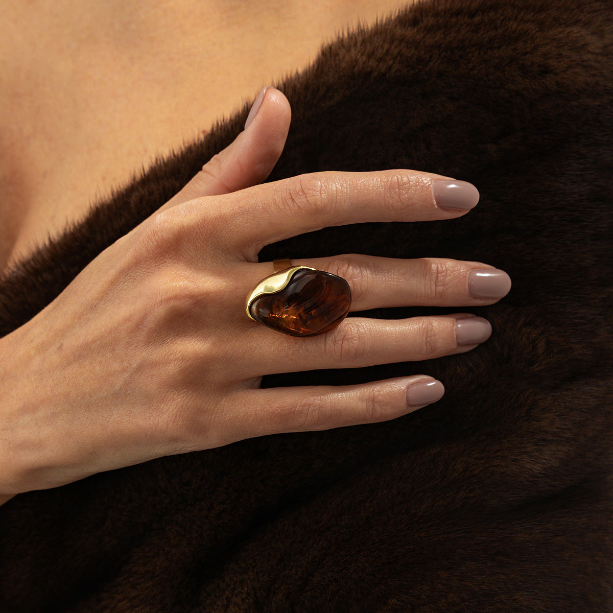 Popular Resin Amber Translucent Niche Retro Rings