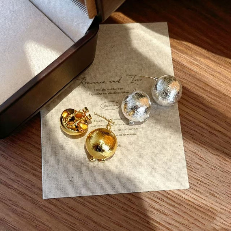Hemisphere Round Bean Electroplated Real Gold Simple Fashion Old Money Earrings