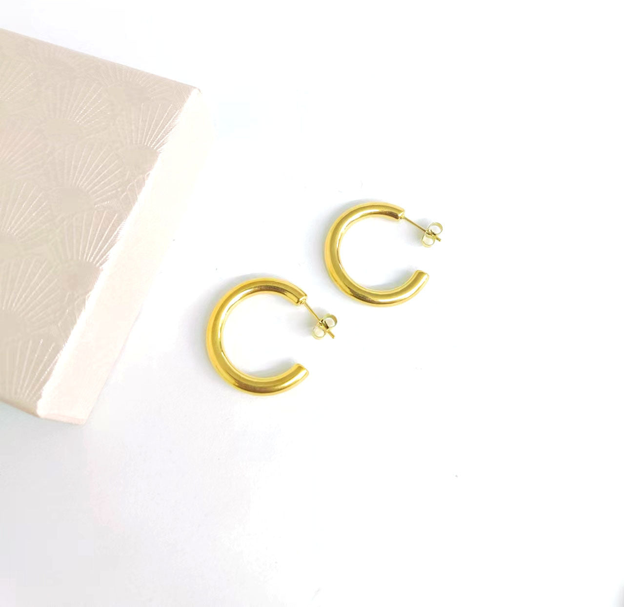 Shaped Stainless Steel Gold High-grade Simple Earrings