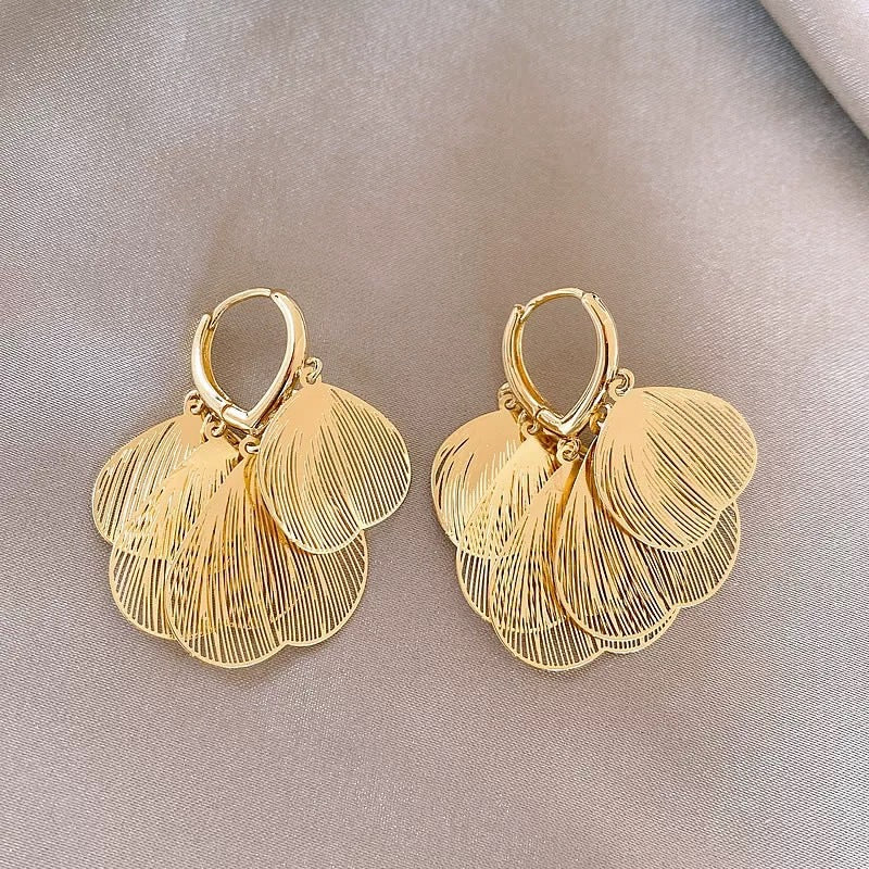 Charming Women's Bow Pearl Light Luxury Earrings
