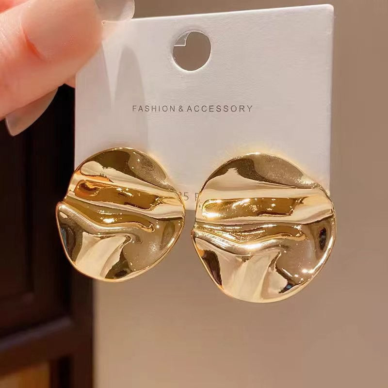 Women's Retro Aloofness Style Geometric Irregular Gold Niche Design Rings