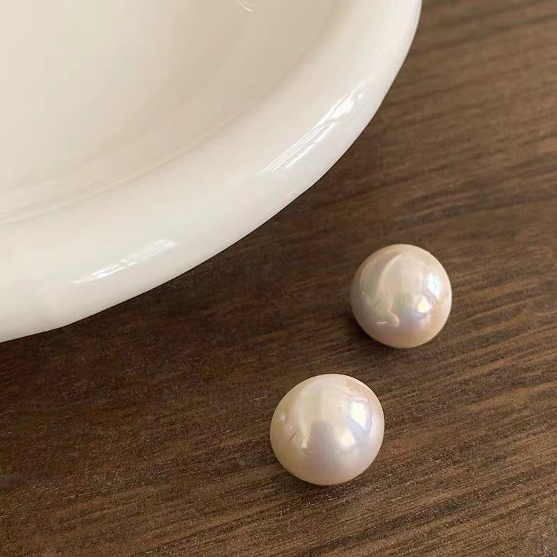 Women's Hepburn Style French Retro Semicircle Pearl Earrings