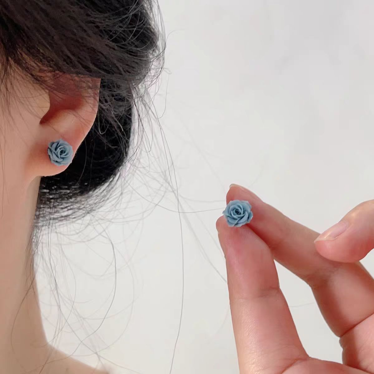 Needle Smoke Purple Rose Design Fashionable Earrings