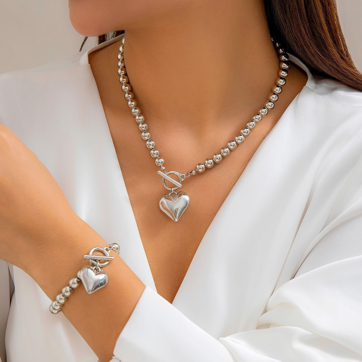 Women's Exaggerated Geometry Round Beads Imitation Pearl Necklace