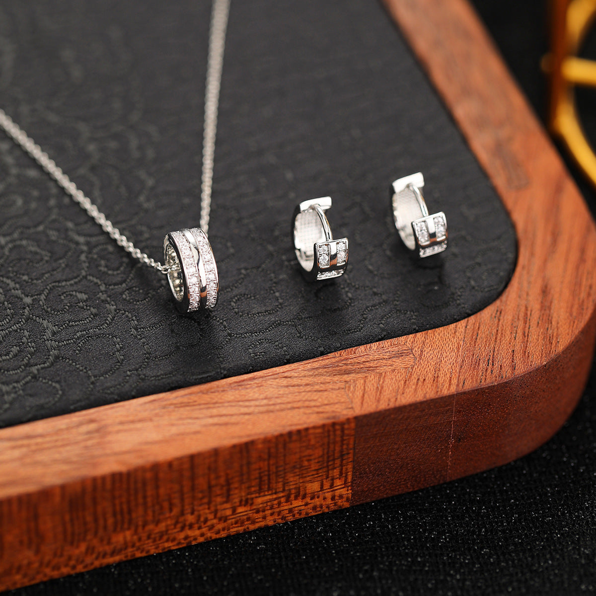 Glamorous Comfortable Two-piece Affordable Luxury Fashion Jewelry Set